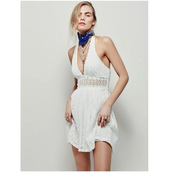 Free People So Sweetly White Crochet Halter Mini Dress Cotton Lace 10 Romantic - Picture 3 of 7